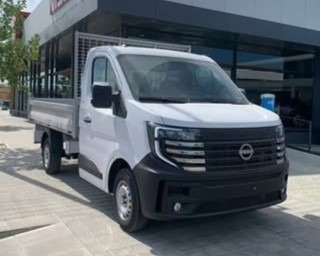 Nissan - شاحنة قلاب: صورة 1 Nissan - شاحنة قلاب: صورة 1