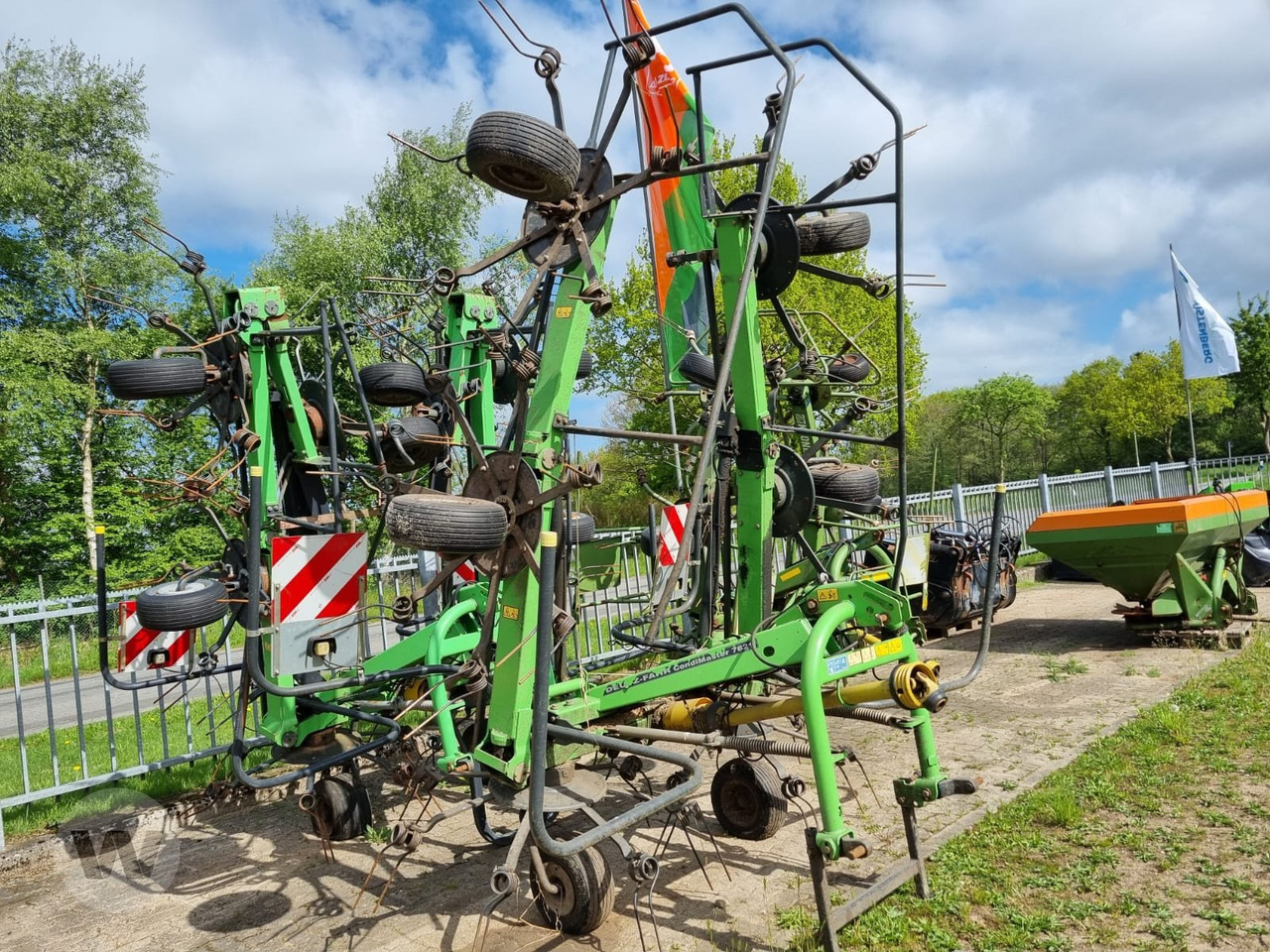 Deutz-Fahr Condimaster 7621 - آلة تيبيس العشب/ آلة جمع العشب: صورة 3 Deutz-Fahr Condimaster 7621 - آلة تيبيس العشب/ آلة جمع العشب: صورة 3