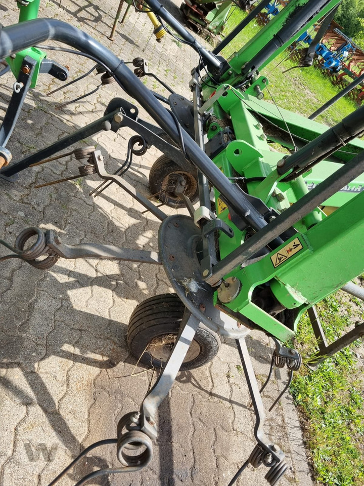 Deutz-Fahr Condimaster 7621 - آلة تيبيس العشب/ آلة جمع العشب: صورة 4 Deutz-Fahr Condimaster 7621 - آلة تيبيس العشب/ آلة جمع العشب: صورة 4