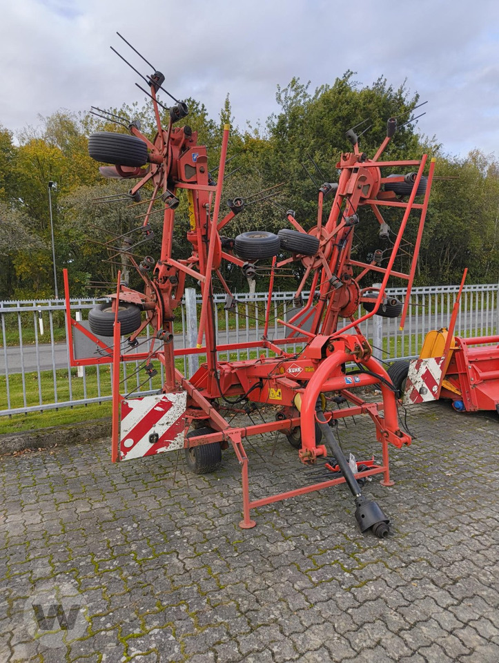 Kuhn GF 8501 MH - آلة تيبيس العشب/ آلة جمع العشب: صورة 2 Kuhn GF 8501 MH - آلة تيبيس العشب/ آلة جمع العشب: صورة 2