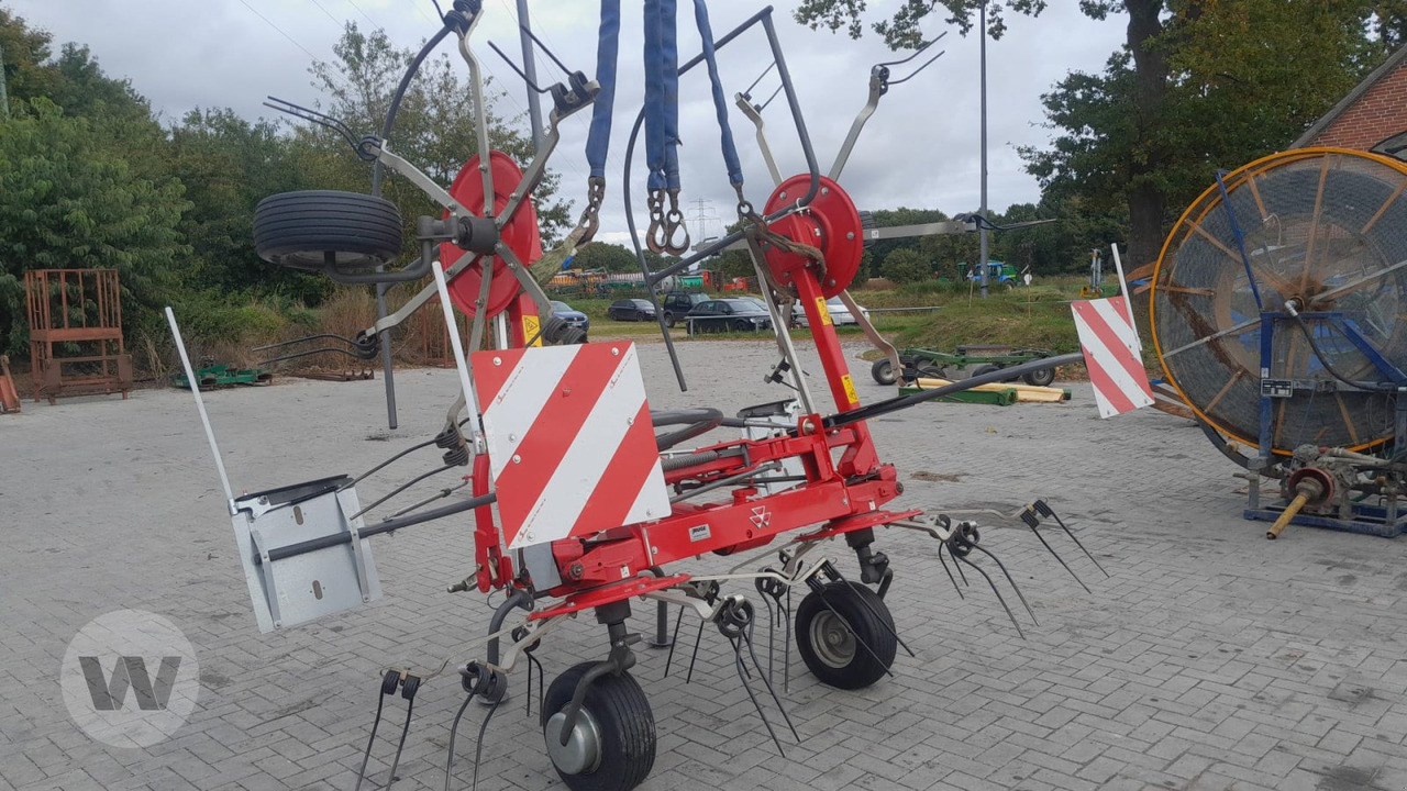 Massey Ferguson TD 524 DN - آلة تيبيس العشب/ آلة جمع العشب: صورة 4 Massey Ferguson TD 524 DN - آلة تيبيس العشب/ آلة جمع العشب: صورة 4