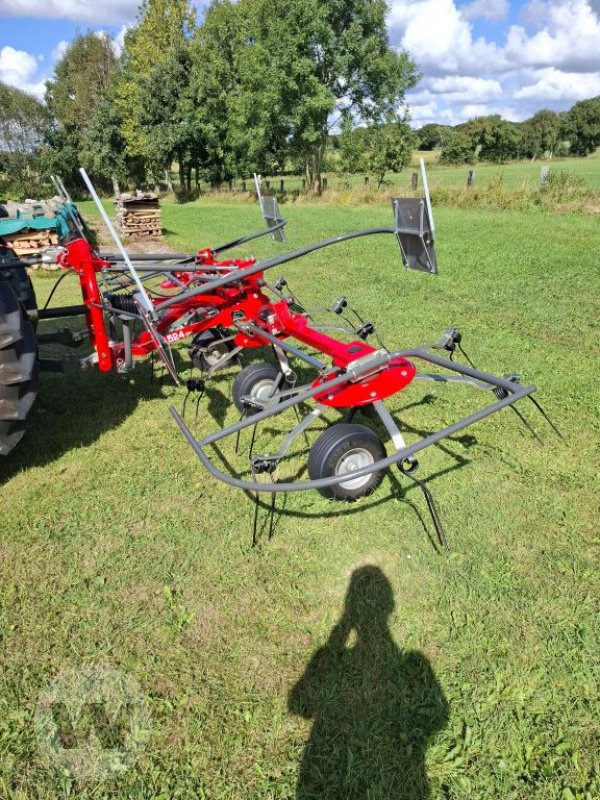 Massey Ferguson TD 524 DN - آلة تيبيس العشب/ آلة جمع العشب: صورة 3 Massey Ferguson TD 524 DN - آلة تيبيس العشب/ آلة جمع العشب: صورة 3