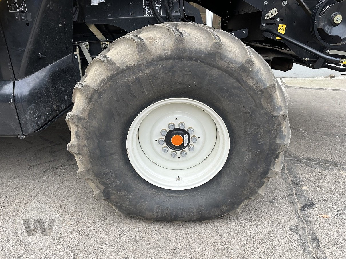 New Holland CR 8.90 - حصادة موحَّدة: صورة 3 New Holland CR 8.90 - حصادة موحَّدة: صورة 3