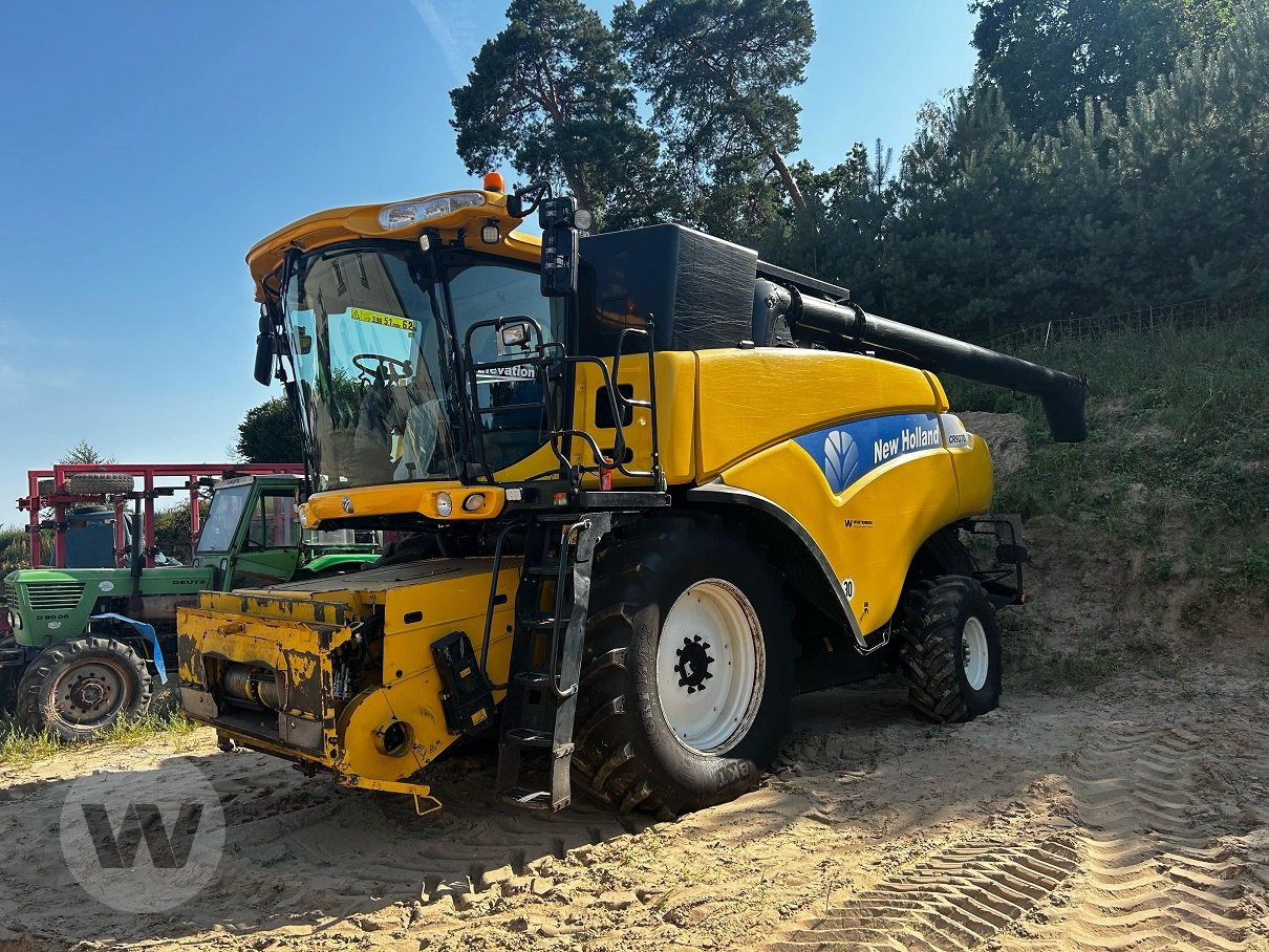 New Holland CR 9070 ELEV - جرار: صورة 3 New Holland CR 9070 ELEV - جرار: صورة 3