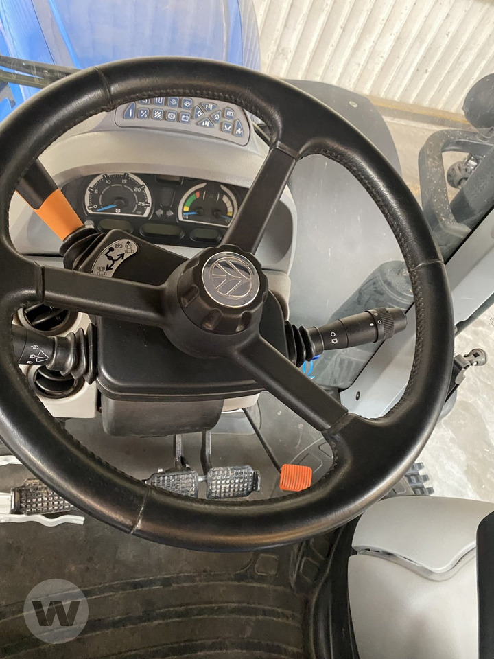 New Holland T 7.245 AC StageV - جرار: صورة 4 New Holland T 7.245 AC StageV - جرار: صورة 4