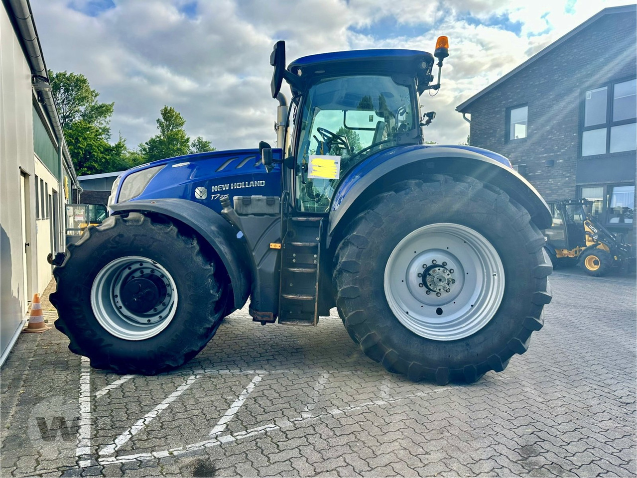 New Holland T 7.270 AC - جرار: صورة 4 New Holland T 7.270 AC - جرار: صورة 4