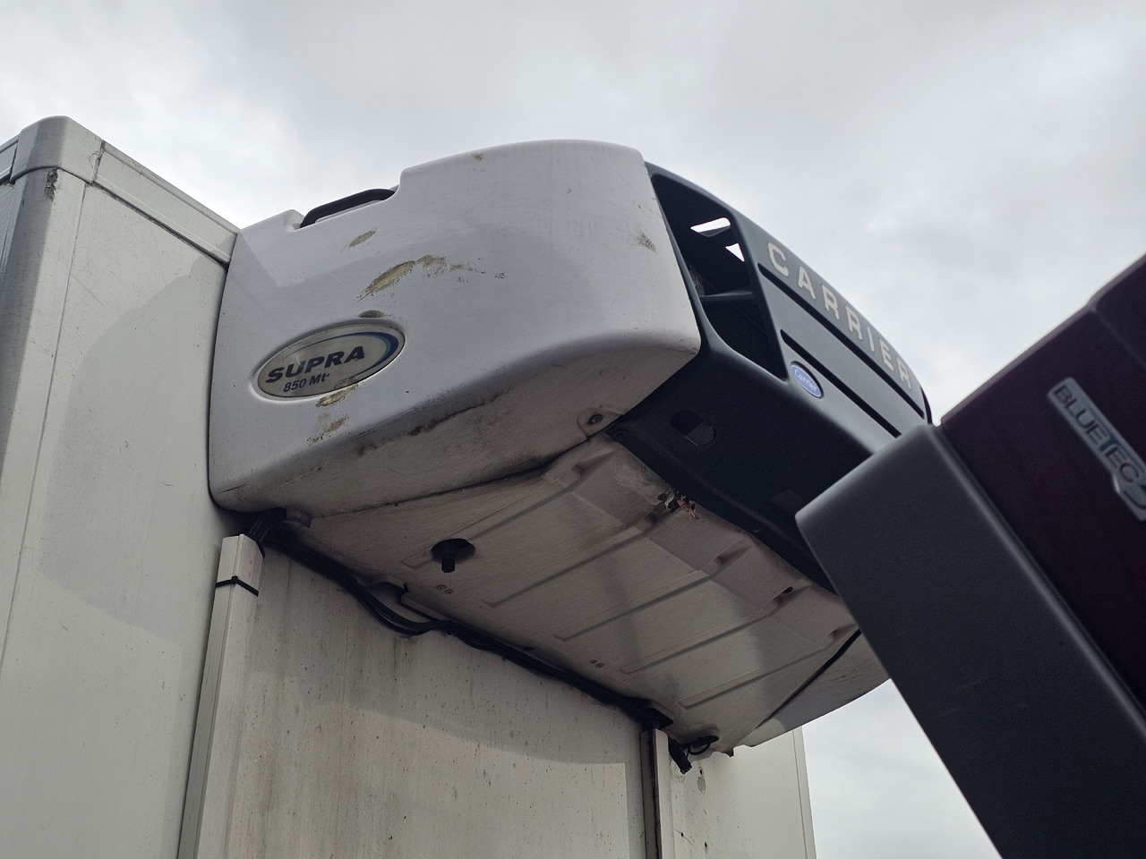 LAMBERET FRIGO BODY / CARRIER SUPRA 850MT / TAIL LIFT ZEPRO Z155 MA + REMOTE - مُبرِّد صندوق مغلق: صورة 4 LAMBERET FRIGO BODY / CARRIER SUPRA 850MT / TAIL LIFT ZEPRO Z155 MA + REMOTE - مُبرِّد صندوق مغلق: صورة 4