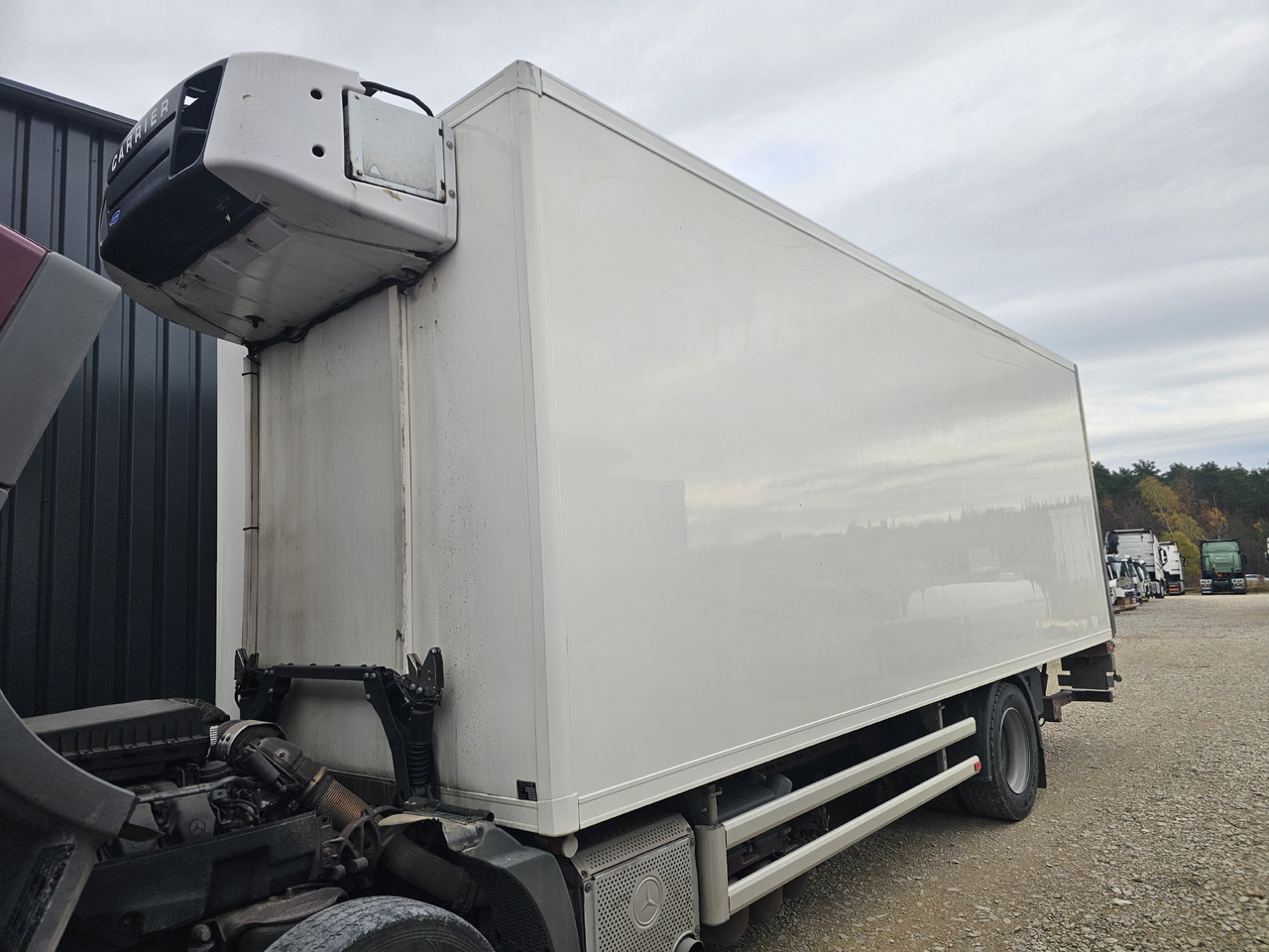 LAMBERET FRIGO BODY / CARRIER SUPRA 850MT / TAIL LIFT ZEPRO Z155 MA + REMOTE - مُبرِّد صندوق مغلق: صورة 2 LAMBERET FRIGO BODY / CARRIER SUPRA 850MT / TAIL LIFT ZEPRO Z155 MA + REMOTE - مُبرِّد صندوق مغلق: صورة 2