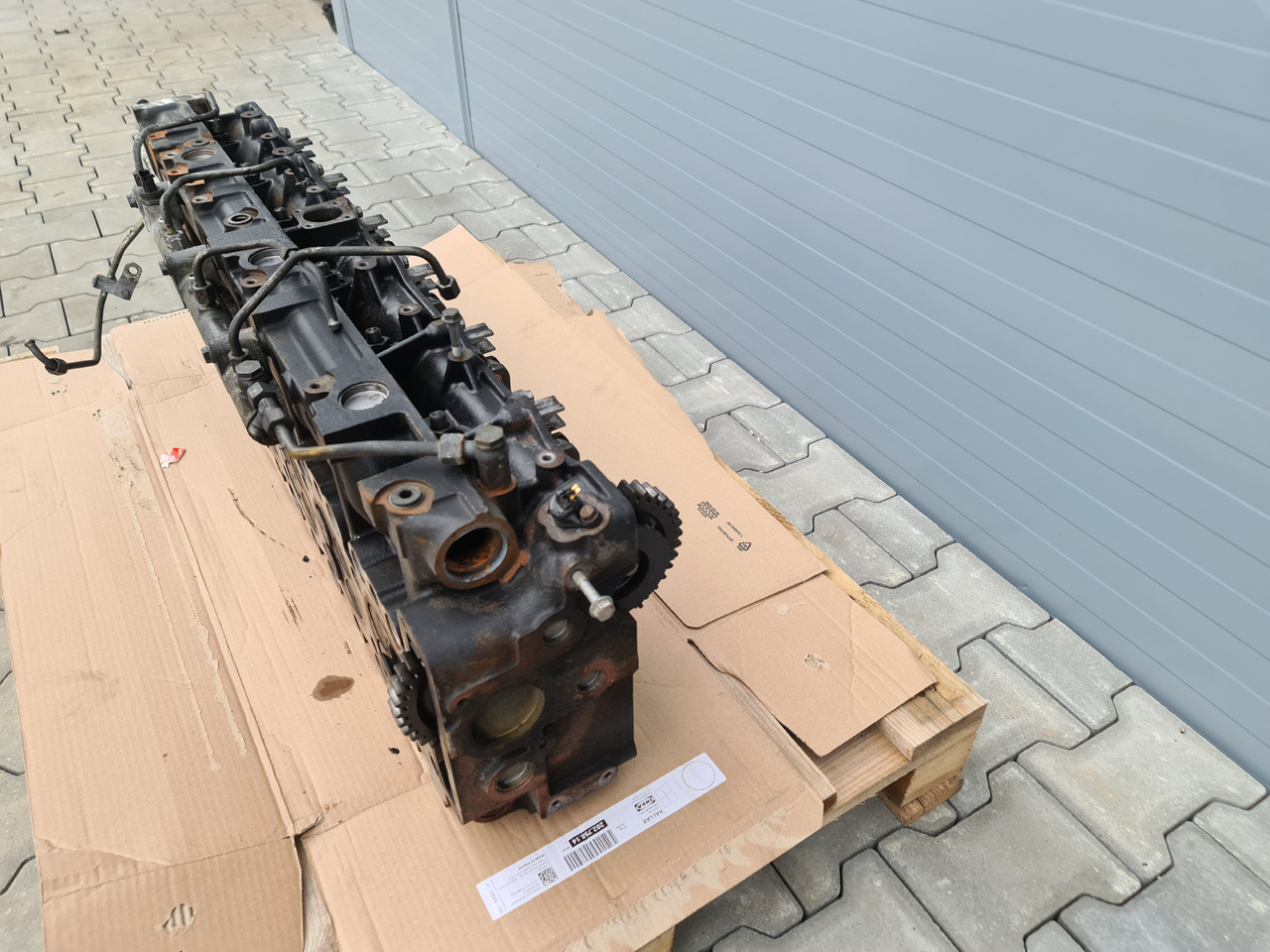 MAN TGX TGA / CYLINDER HEAD / D20 ENGINE / EURO 3 4 5 / WORLDWIDE DELIVERY - رأس المحرك: صورة 2 MAN TGX TGA / CYLINDER HEAD / D20 ENGINE / EURO 3 4 5 / WORLDWIDE DELIVERY - رأس المحرك: صورة 2