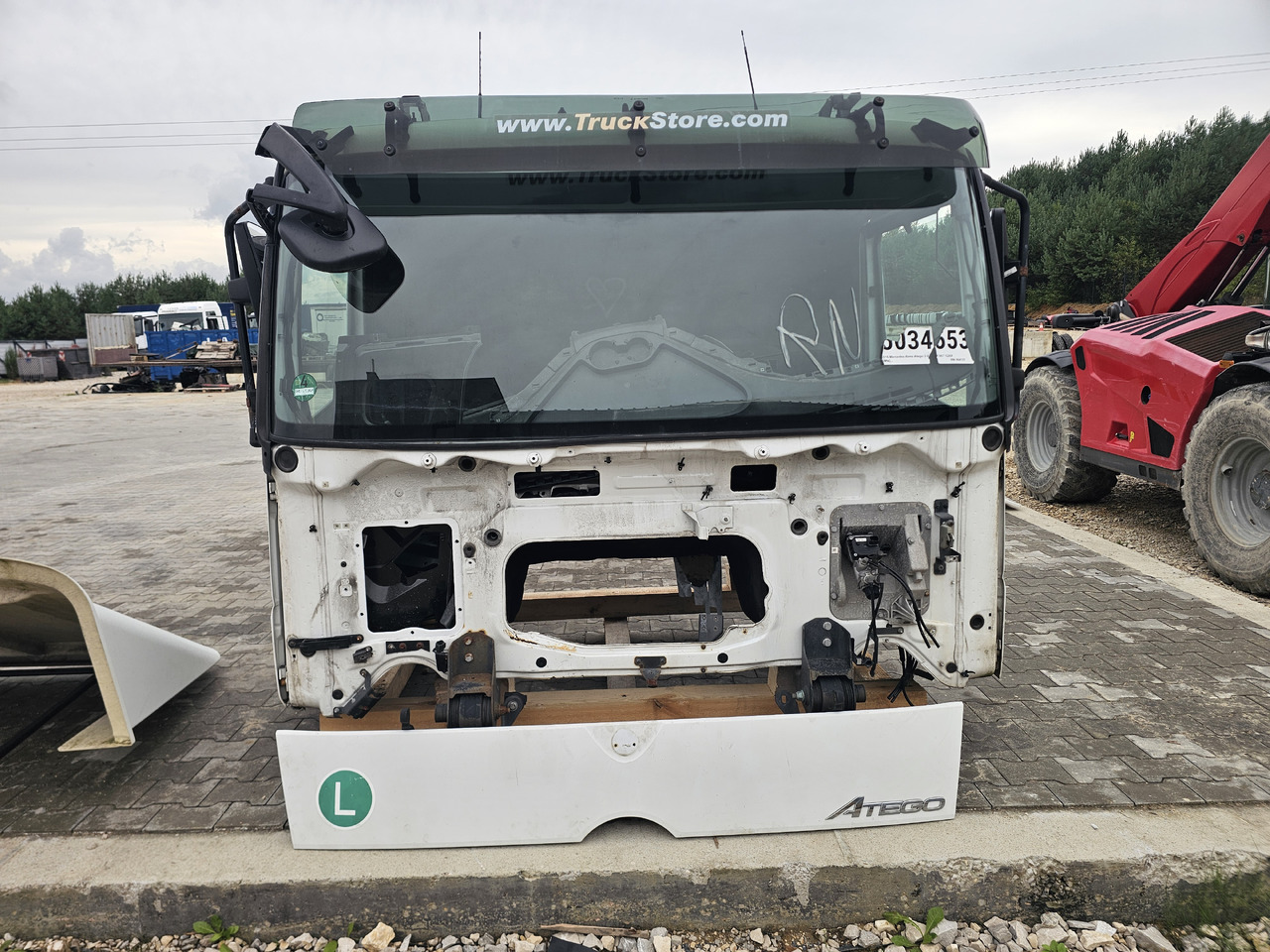 MERCEDES-BENZ ATEGO EURO 6 / CABINE - كابينة: صورة 2 MERCEDES-BENZ ATEGO EURO 6 / CABINE - كابينة: صورة 2