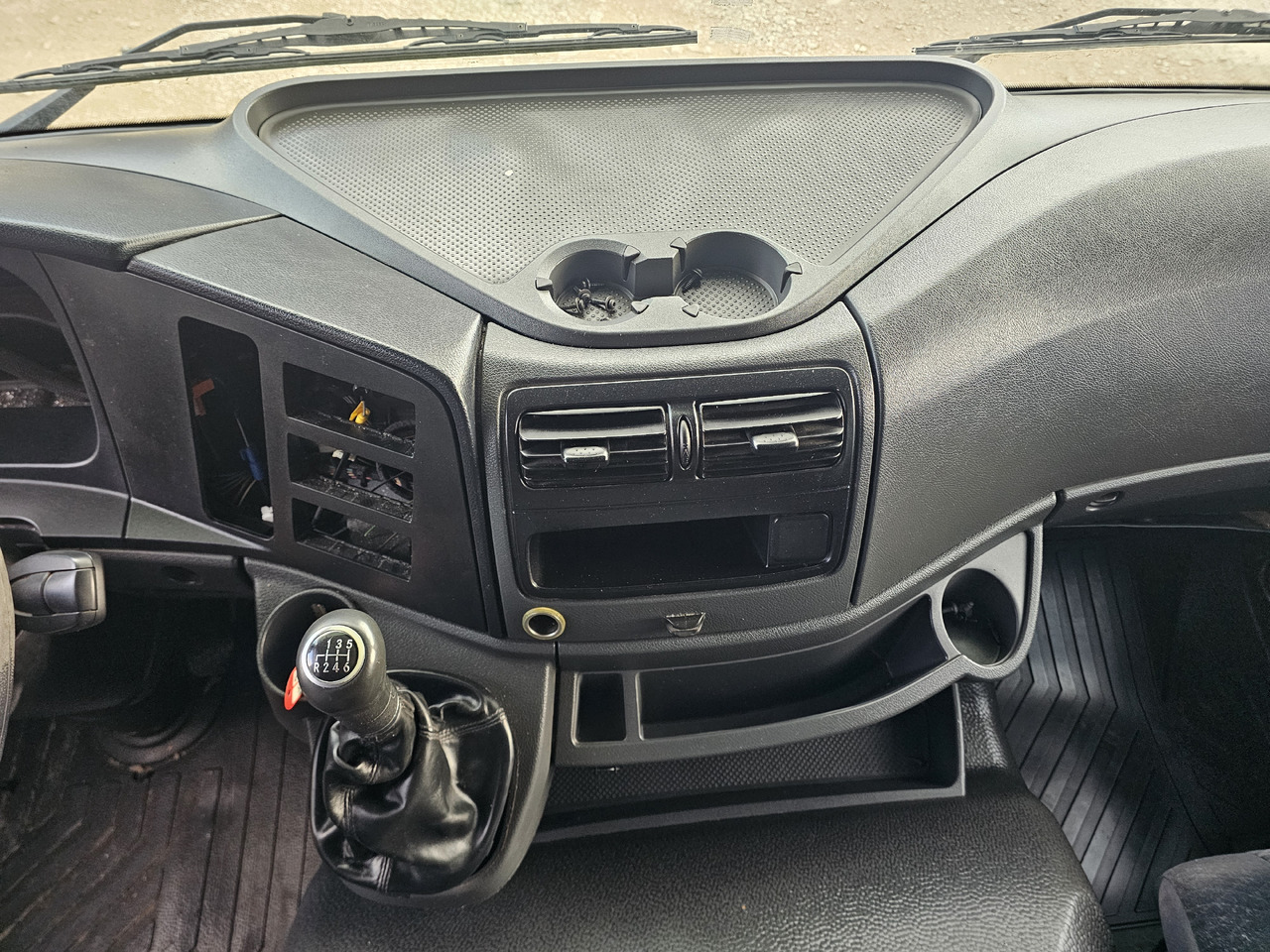 MERCEDES-BENZ ATEGO MP4 EURO 6 / DASHBOARD - RHD to LHD SWITCH SET - لوحة القيادة: صورة 4 MERCEDES-BENZ ATEGO MP4 EURO 6 / DASHBOARD - RHD to LHD SWITCH SET - لوحة القيادة: صورة 4