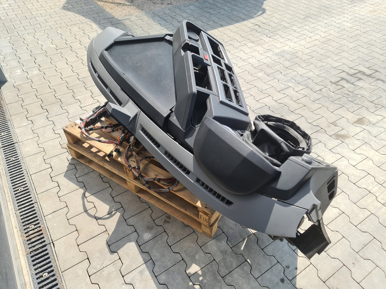RENAULT RANGE T / COMPLETE DASHBOARD - لوحة القيادة: صورة 5 RENAULT RANGE T / COMPLETE DASHBOARD - لوحة القيادة: صورة 5