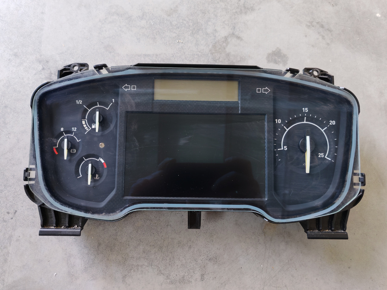 RENAULT RANGE T / DASHBOARD DISPLAY / 22224253 - لوحة القيادة: صورة 2 RENAULT RANGE T / DASHBOARD DISPLAY / 22224253 - لوحة القيادة: صورة 2