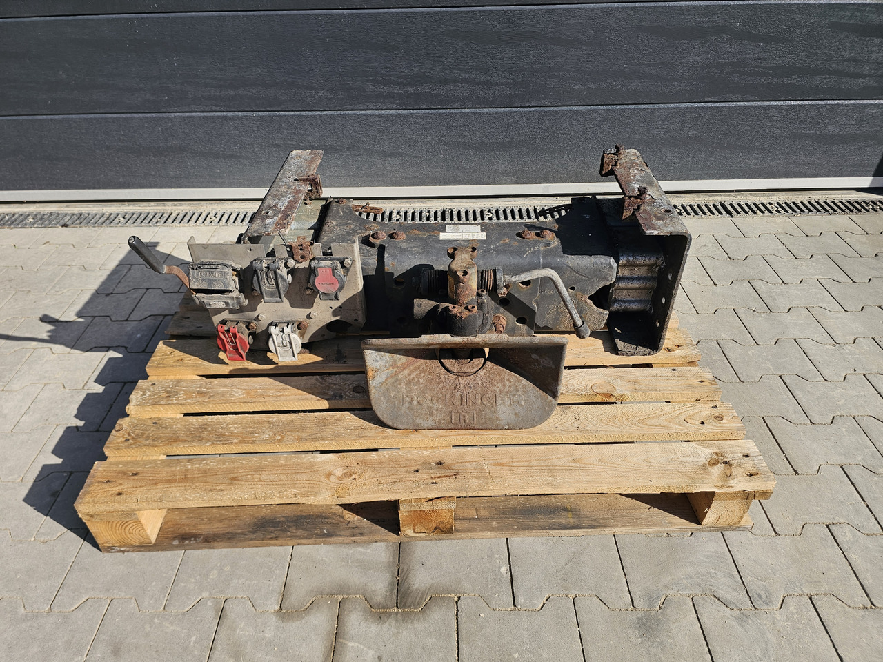 VOLVO FH FM / ROCKINGER TRAILER COUPLING / COMPLETE - وصلة العجلة الخامسة: صورة 2 VOLVO FH FM / ROCKINGER TRAILER COUPLING / COMPLETE - وصلة العجلة الخامسة: صورة 2