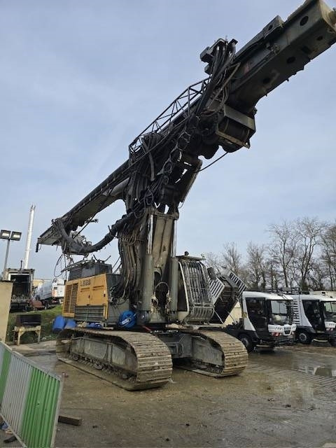 Liebherr LB 28 - آلة تلقيم: صورة 3 Liebherr LB 28 - آلة تلقيم: صورة 3