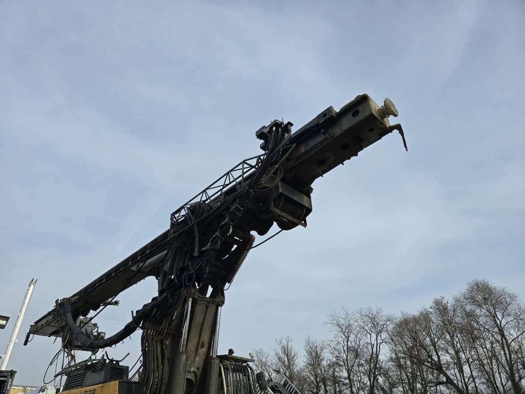 Liebherr LB 28 - آلة تلقيم: صورة 1 Liebherr LB 28 - آلة تلقيم: صورة 1