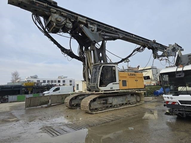 Liebherr LB 28 - آلة تلقيم: صورة 4 Liebherr LB 28 - آلة تلقيم: صورة 4