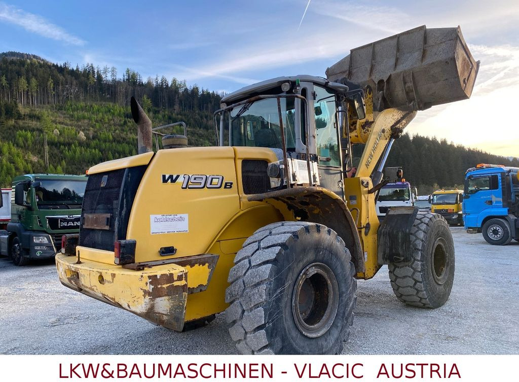 New Holland W190 B - اللودر بعجل: صورة 4 New Holland W190 B - اللودر بعجل: صورة 4