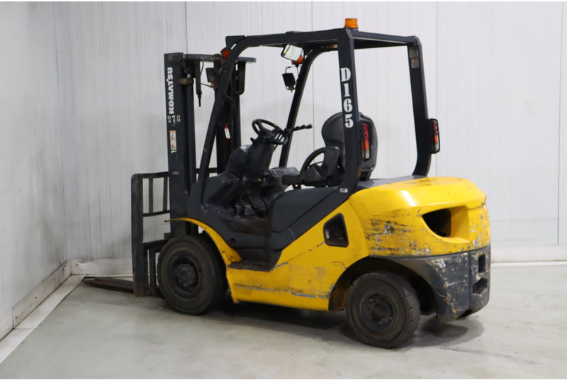 Komatsu FD25T-16 - رافعة شوكية ديزل: صورة 2 Komatsu FD25T-16 - رافعة شوكية ديزل: صورة 2