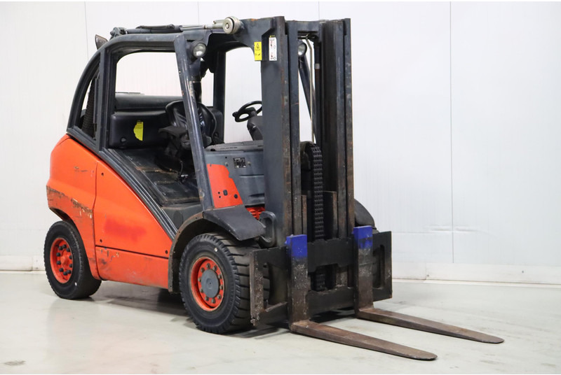 Linde H45T - رافعة شوكية تعمل بالغاز: صورة 1 Linde H45T - رافعة شوكية تعمل بالغاز: صورة 1