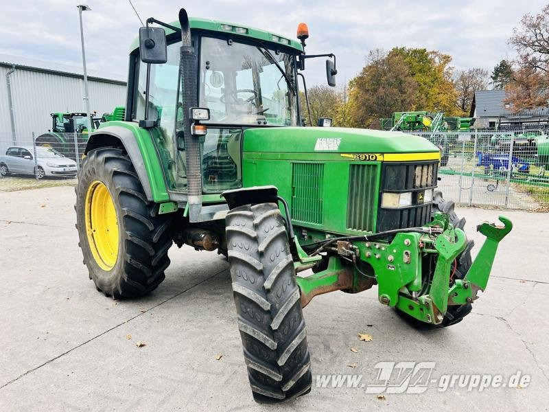John Deere 6910 - جرار: صورة 2 John Deere 6910 - جرار: صورة 2
