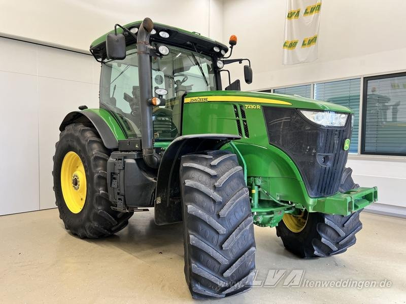 John Deere 7230R - جرار: صورة 2 John Deere 7230R - جرار: صورة 2