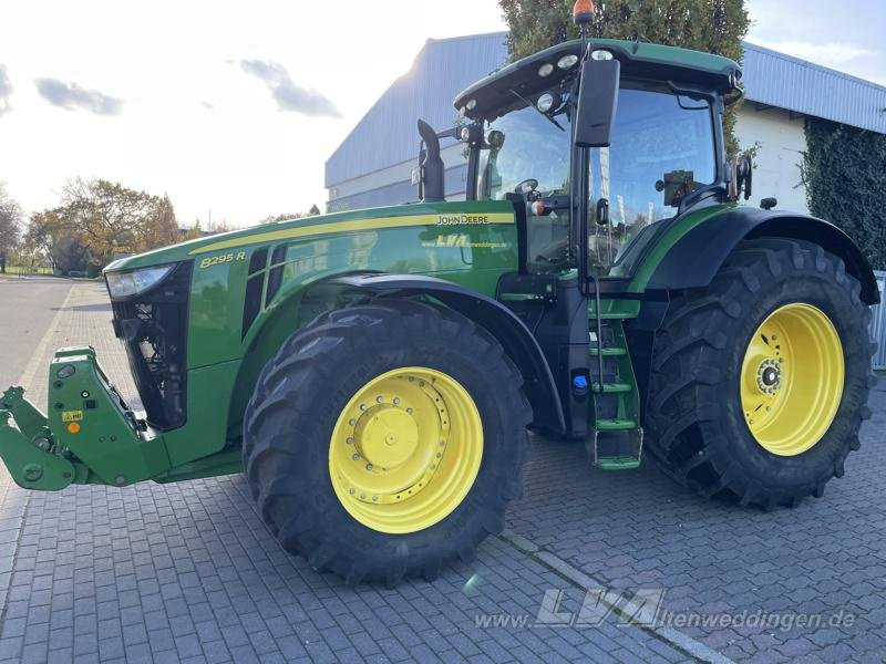 John Deere 8295R FH+FZW - جرار: صورة 3 John Deere 8295R FH+FZW - جرار: صورة 3
