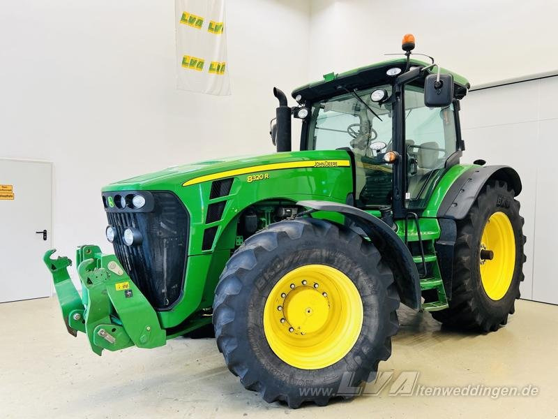 John Deere 8320R - جرار: صورة 1 John Deere 8320R - جرار: صورة 1
