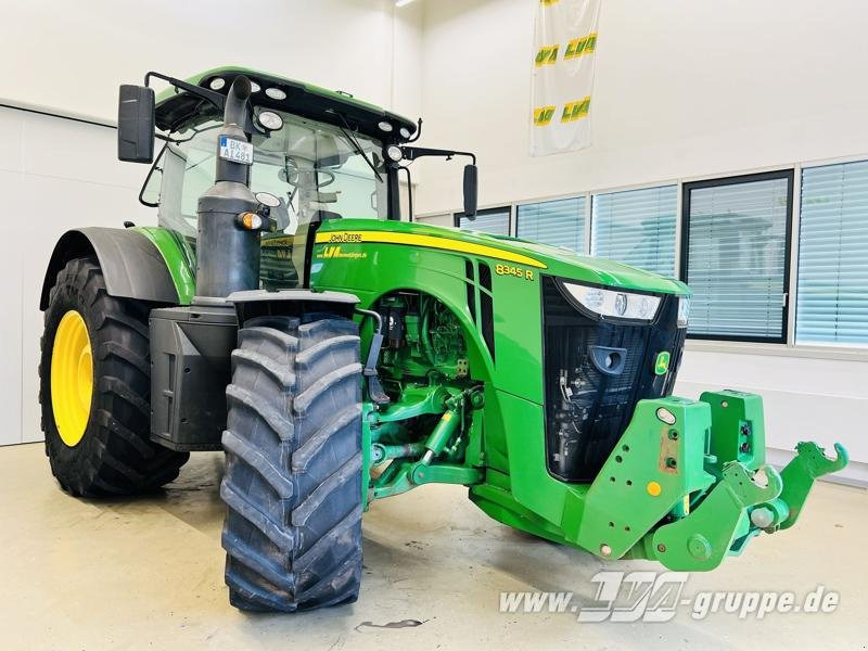 John Deere 8345R FRONT PTO - جرار: صورة 2 John Deere 8345R FRONT PTO - جرار: صورة 2