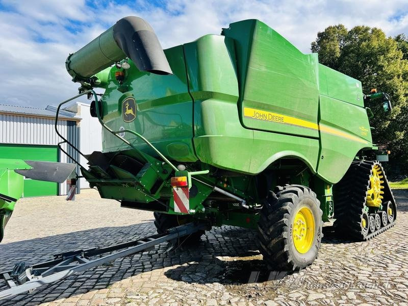 John Deere S790 - حصادة موحَّدة: صورة 4 John Deere S790 - حصادة موحَّدة: صورة 4