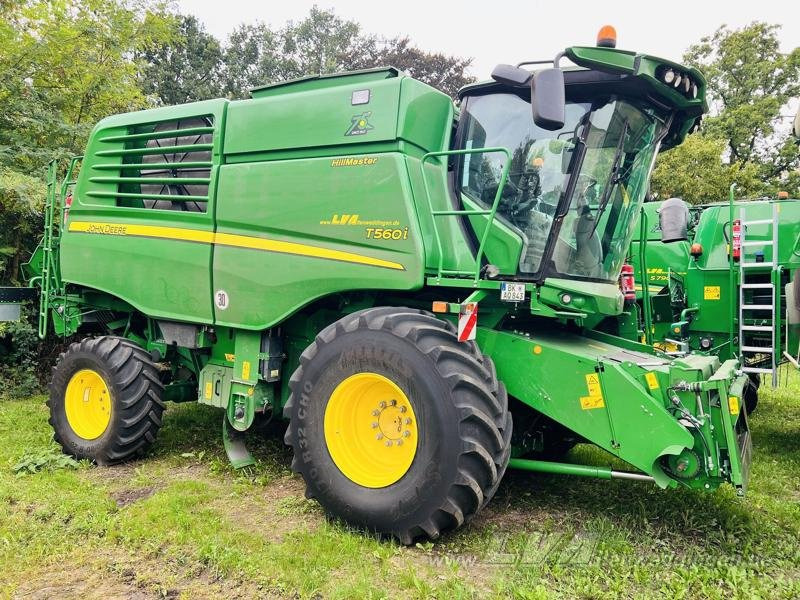John Deere T560 Hillmaster - حصادة موحَّدة: صورة 1 John Deere T560 Hillmaster - حصادة موحَّدة: صورة 1