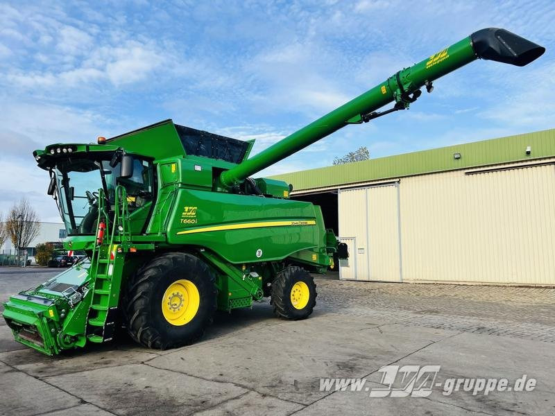 John Deere T660 - حصادة موحَّدة: صورة 1 John Deere T660 - حصادة موحَّدة: صورة 1