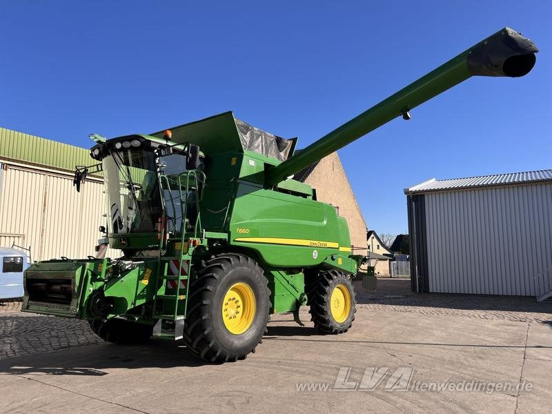 John Deere T660 - حصادة موحَّدة: صورة 1 John Deere T660 - حصادة موحَّدة: صورة 1