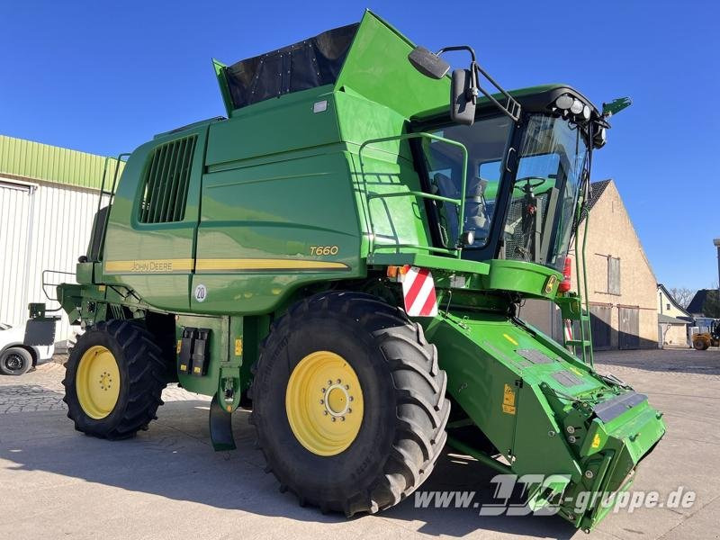 John Deere T660 - حصادة موحَّدة: صورة 2 John Deere T660 - حصادة موحَّدة: صورة 2