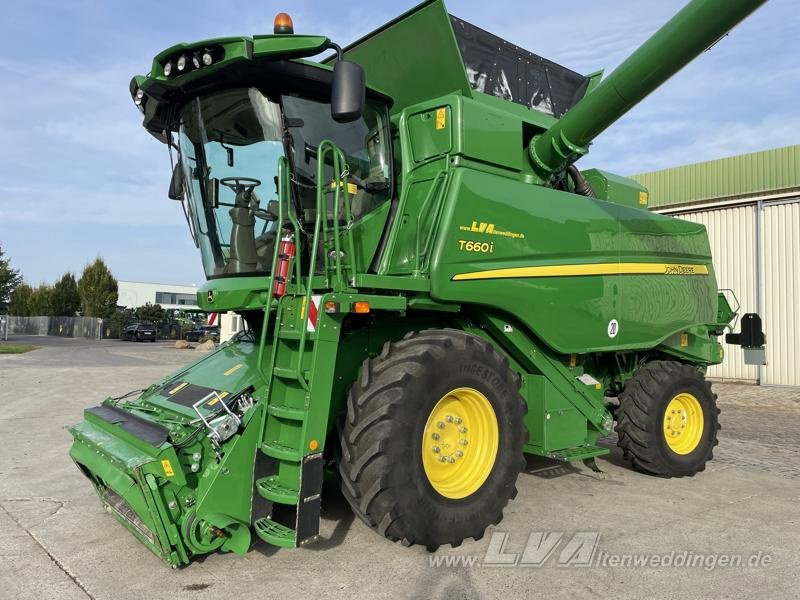 John Deere T660i - حصادة موحَّدة: صورة 1 John Deere T660i - حصادة موحَّدة: صورة 1