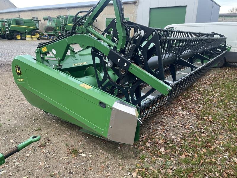 John Deere T670 i - حصادة موحَّدة: صورة 2 John Deere T670 i - حصادة موحَّدة: صورة 2