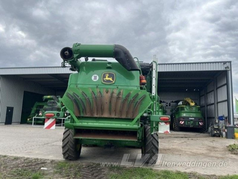 John Deere T670 - حصادة موحَّدة: صورة 4 John Deere T670 - حصادة موحَّدة: صورة 4