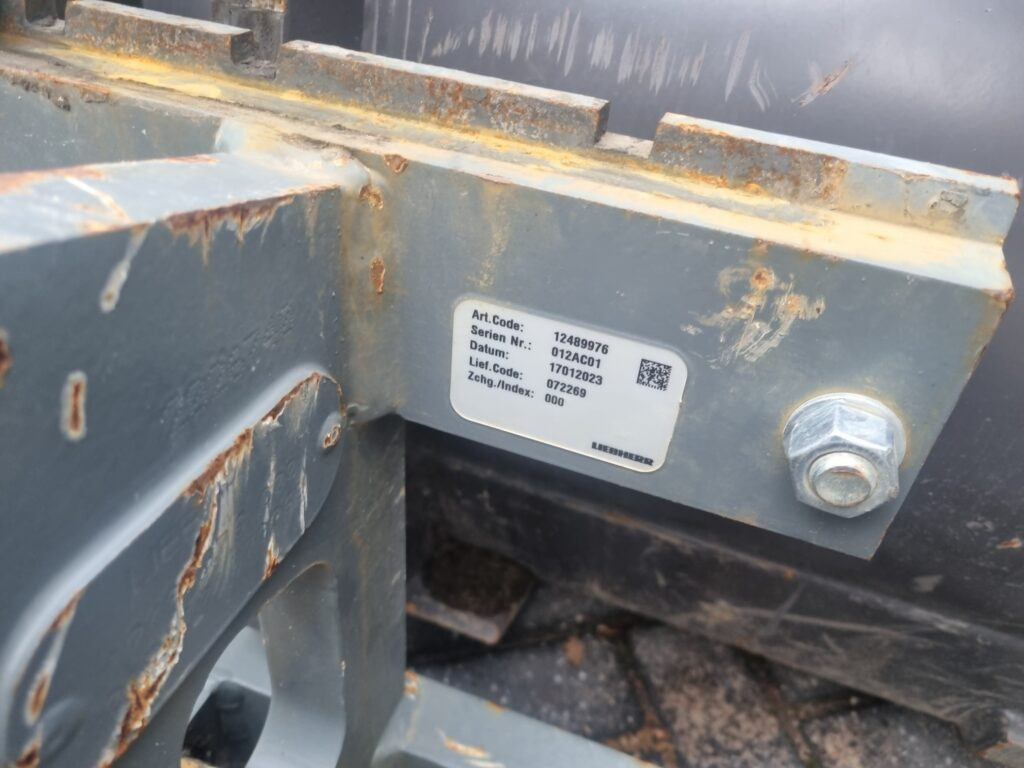 اللودر بعجل LIEBHERR L506C: صورة 15