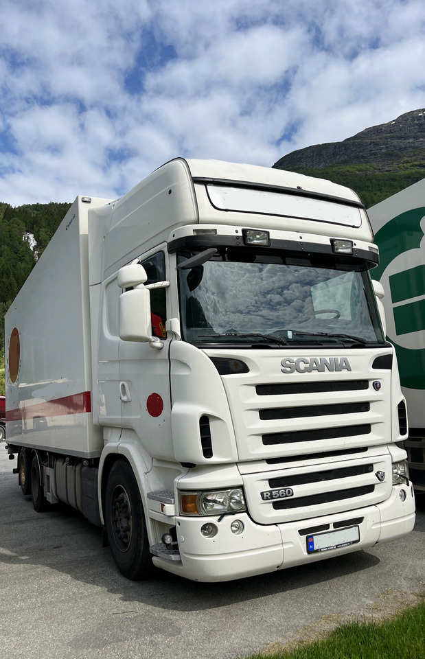 SCANIA R560 6x2, retarder - شاحنة مقفلة: صورة 2 SCANIA R560 6x2, retarder - شاحنة مقفلة: صورة 2