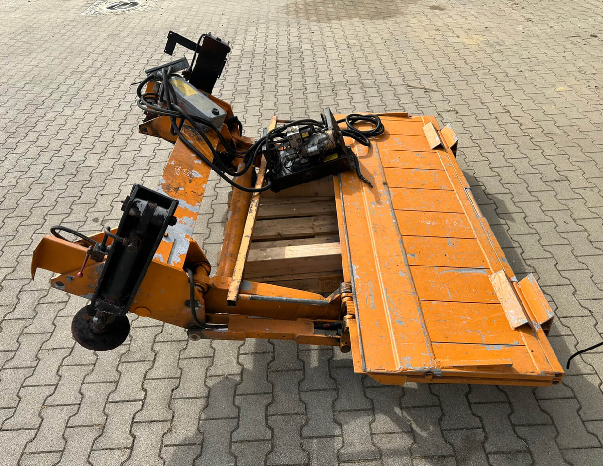 Unimog Heckladebordwand Unbekannt 427 - رافعة هيدروليك خلفية: صورة 4 Unimog Heckladebordwand Unbekannt 427 - رافعة هيدروليك خلفية: صورة 4