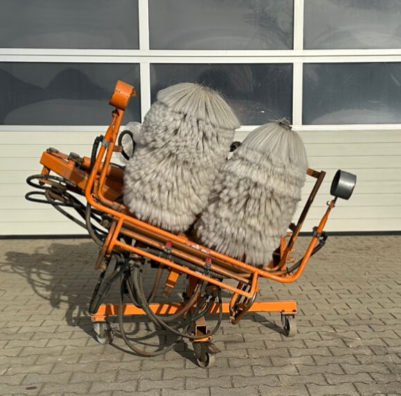 Unimog Leitpfostenwaschgerät Schmidt RPS-H - مكنسة: صورة 1 Unimog Leitpfostenwaschgerät Schmidt RPS-H - مكنسة: صورة 1