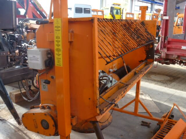 Unimog Salzstreuer Gmeiner 90WA - مفرشة الرمل/ الملح: صورة 4 Unimog Salzstreuer Gmeiner 90WA - مفرشة الرمل/ الملح: صورة 4