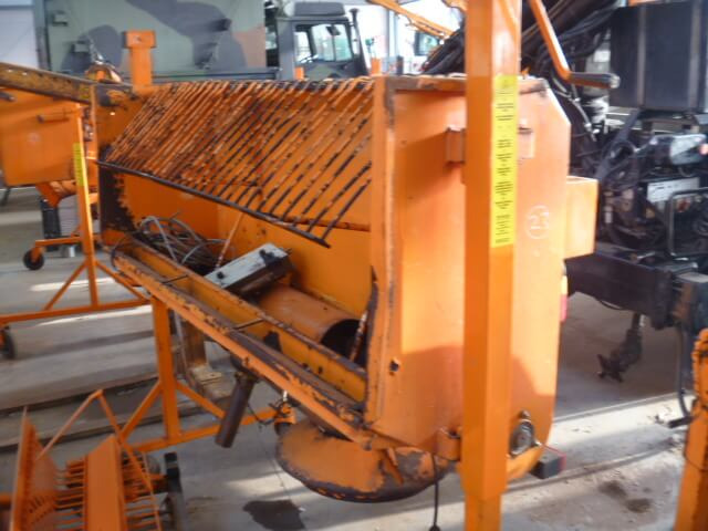 Unimog Salzstreuer Gmeiner 90WA - مفرشة الرمل/ الملح: صورة 3 Unimog Salzstreuer Gmeiner 90WA - مفرشة الرمل/ الملح: صورة 3