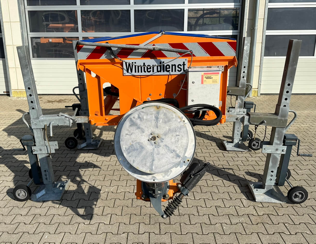 Unimog Salzstreuer KüpperWeisser IMSSN J15012 H - مفرشة الرمل/ الملح: صورة 2 Unimog Salzstreuer KüpperWeisser IMSSN J15012 H - مفرشة الرمل/ الملح: صورة 2