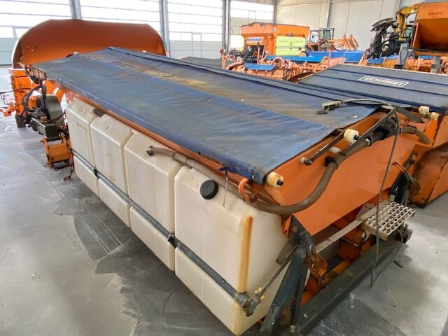 Unimog Salzstreuer Schmidt SAB40-36FR1750 - مفرشة الرمل/ الملح: صورة 4 Unimog Salzstreuer Schmidt SAB40-36FR1750 - مفرشة الرمل/ الملح: صورة 4