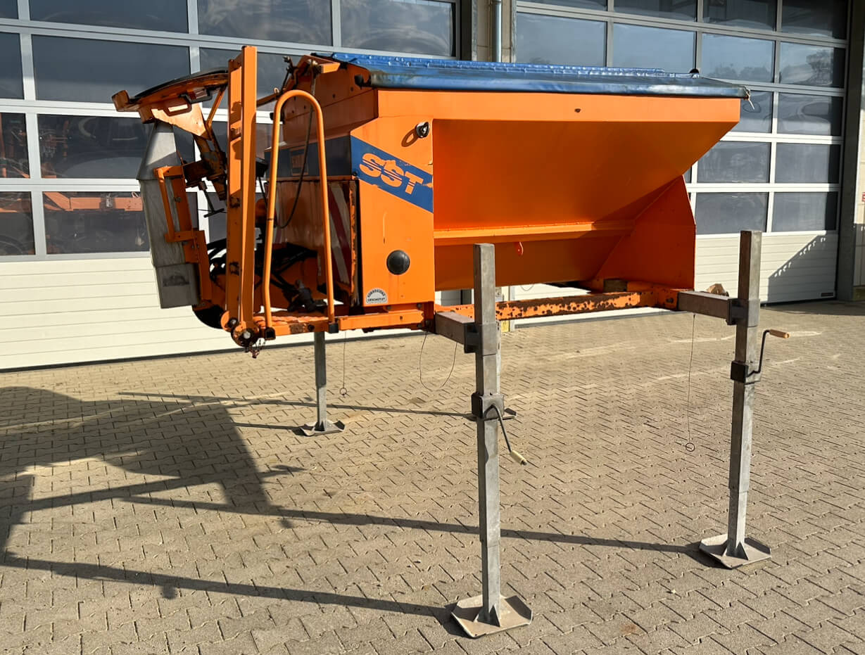 Unimog Salzstreuer Schmidt SST20-TLWH - مفرشة الرمل/ الملح: صورة 3 Unimog Salzstreuer Schmidt SST20-TLWH - مفرشة الرمل/ الملح: صورة 3