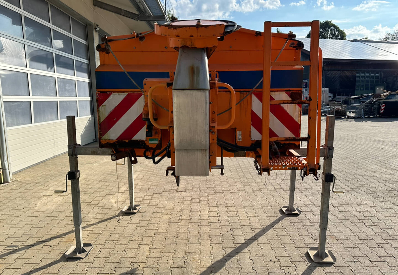 Unimog Salzstreuer Schmidt SST20-TLWH - مفرشة الرمل/ الملح: صورة 2 Unimog Salzstreuer Schmidt SST20-TLWH - مفرشة الرمل/ الملح: صورة 2