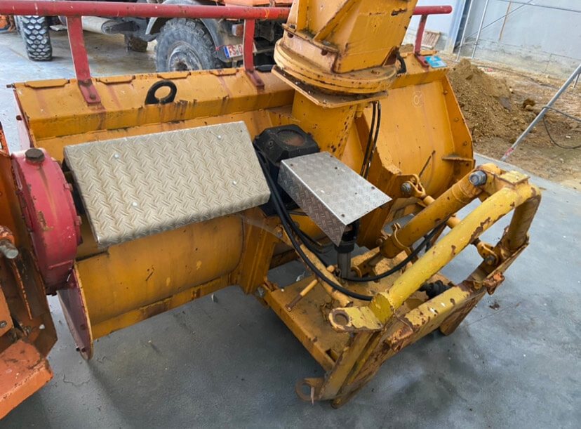 Unimog Schneefräse Overaasen T-70B - كاسحة ثلوج: صورة 4 Unimog Schneefräse Overaasen T-70B - كاسحة ثلوج: صورة 4