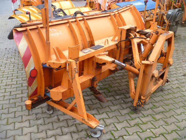 Unimog Schneepflug - Schneeschild Beilhack PV28-3 - كاسحة ثلوج: صورة 2 Unimog Schneepflug - Schneeschild Beilhack PV28-3 - كاسحة ثلوج: صورة 2