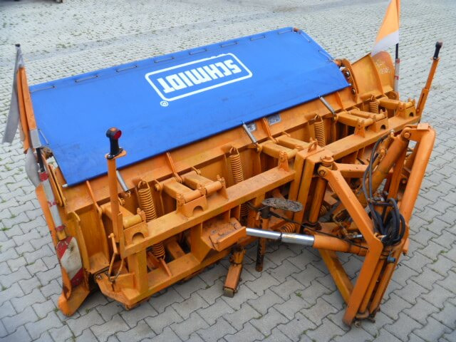 Unimog Schneepflug - Schneeschild Schmidt MF 3.3 - كاسحة ثلوج: صورة 3 Unimog Schneepflug - Schneeschild Schmidt MF 3.3 - كاسحة ثلوج: صورة 3